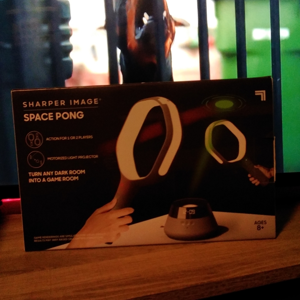 Sharper image/ Space pong